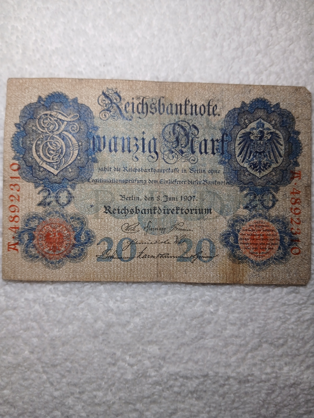 1907 Vintage 20 Mark Reichsbanknote by the German Imperial Bank.